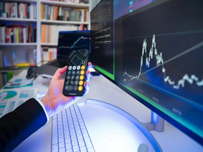 Panik an den Märkten: Bitcoin-ETFs verlieren 700 Millionen Dollar!