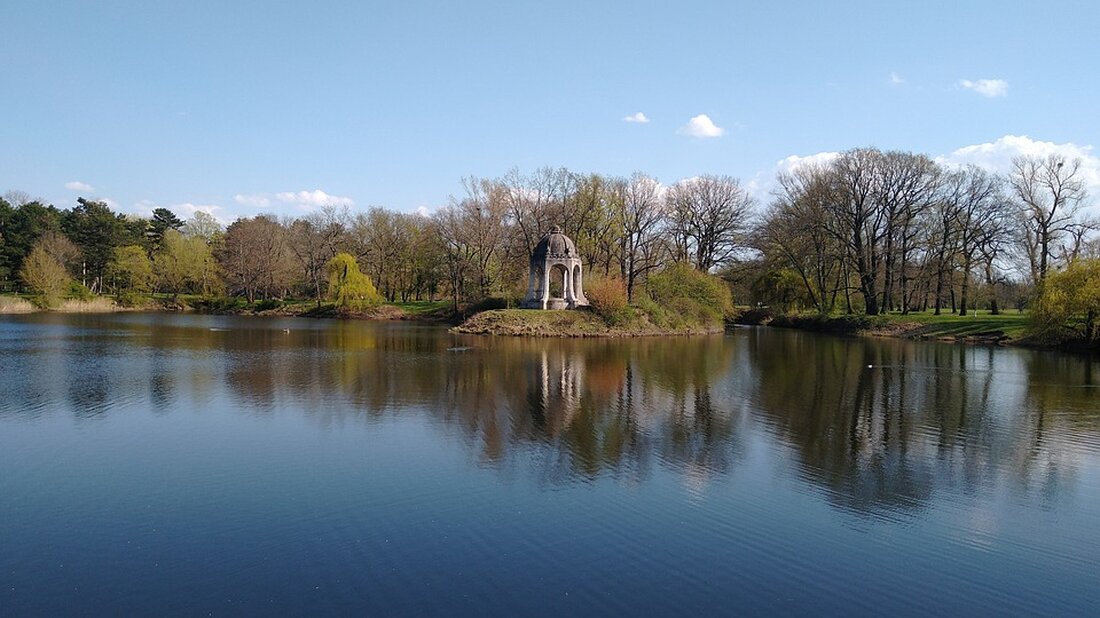 Erfahren Sie mehr über die hohe Nachfrage nach einer Schrott-Immobilie in Magdeburgs Zwangsversteigerung. Welche Bieter sich für das abrissreife Mehrfamilienhaus interessierten und wie viel geboten wurde. Karolin Aertel berichtet.