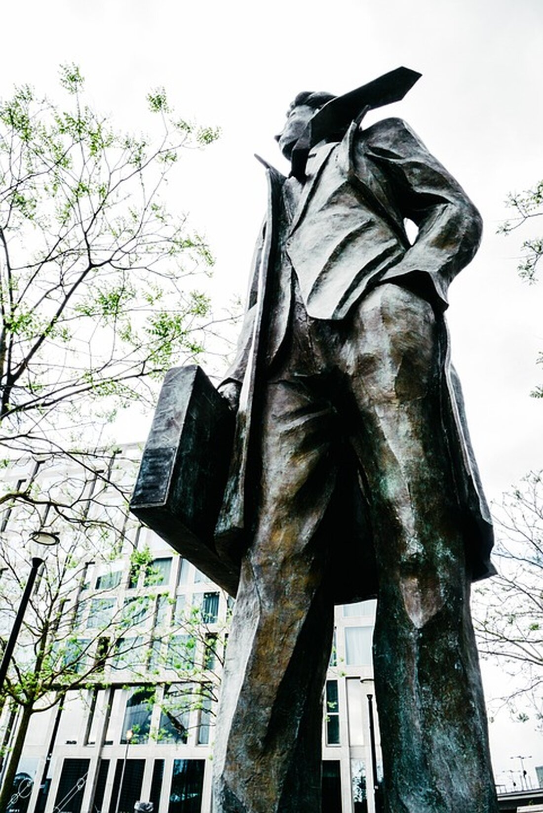 Aktuelle Vorbörsenprognose für den Wiener Aktienmarkt: Mayr-Melnhof nach Quartalszahlen im Fokus. ATX zeigt leichte Aufwärtstendenz. Erfahren Sie mehr! #Börse #Aktienmarkt #MayrMelnhof #ATX