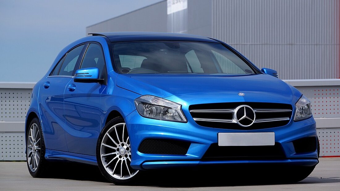 Deutsche Bank vor Milliarden-Schlappe: IT-Pannen belasten trotz Rekordergebnis - Experten warnen vor weiteren Kosten. Informiere dich jetzt über die drohenden Konsequenzen vor dem OLG Köln.