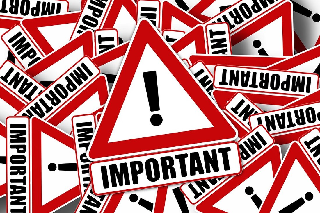 Die Bedeutung von geistigem Eigentum in der Marktwirtschaft Geistiges Eigentum spielt eine bedeutende Rolle in der Marktwirtschaft. Es bezieht sich auf immaterielle Vermögenswerte, die durch den menschlichen Geist geschaffen werden, wie zum Beispiel Erfindungen, literarische und künstlerische Werke, Marken und geistige Schöpfungen. Der Schutz geistigen Eigentums ist wichtig, da er Kreativität und Innovation fördert, Anreize für Investitionen bietet und den Wettbewerb ankurbelt. In diesem Artikel werden wir die verschiedenen Aspekte der Bedeutung von geistigem Eigentum in der Marktwirtschaft näher betrachten. Innovationsförderung und Investitionen Der Schutz des geistigen Eigentums schafft Anreize für Kreativität und Innovation, da er denjenigen, die solche Schöpfungen &hellip;