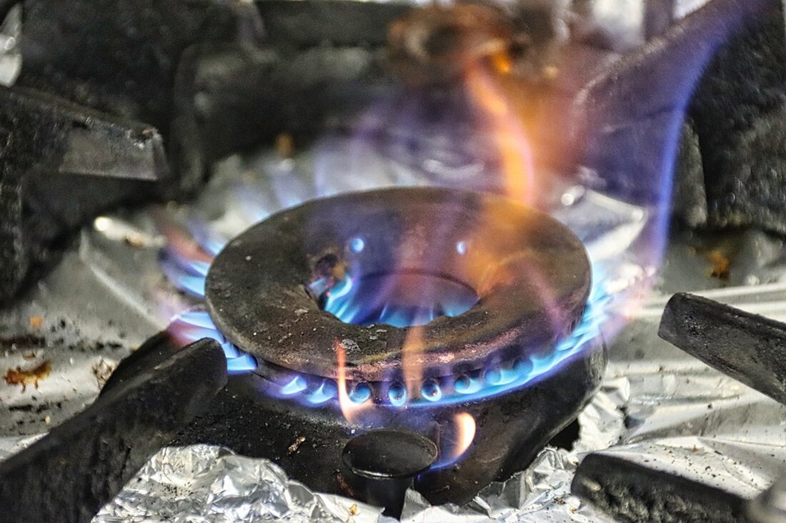 Die Gaspreise steigen wieder: Verivox meldet 17 Prozent Anstieg für Neukunden. Erfahren Sie, wie Sie Heizkosten halbieren können und warum jetzt handeln wichtig ist. #Gaspreise #Energiekosten #Preissteigerung