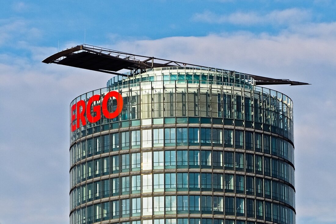 Positives Geschäftsjahr für HDI Versicherung AG mit Prämienwachstum und Auszeichnungen. Steigende Umsätze trotz geopolitischer Herausforderungen. Nachhaltig durch E-Fahrzeuge und Photovoltaik. Erfahren Sie mehr!