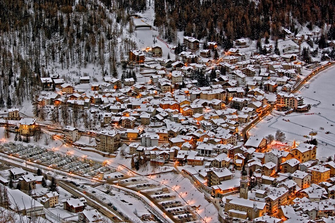 "Experten sagen voraus: Hauspreise könnten um 5 bis 10 Prozent fallen. Laut Commerzbank ist das Ende der Korrektur noch nicht in Sicht. Erfahren Sie mehr hier. #Hauspreise #Immobilienmarkt #Commerzbank"