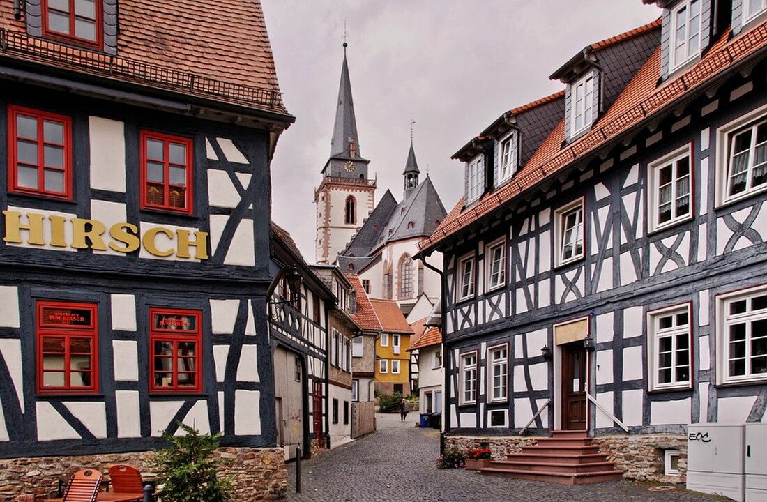 Erfahren Sie, warum der Immobilienmarkt in Oberursel 2023 dramatisch eingebrochen ist. Analyse von Gründen und Auswirkungen auf Eigentumswohnungen, Häuser und Grundstücke. Entdecken Sie die aktuellen Entwicklungen und Prognosen von Experten.