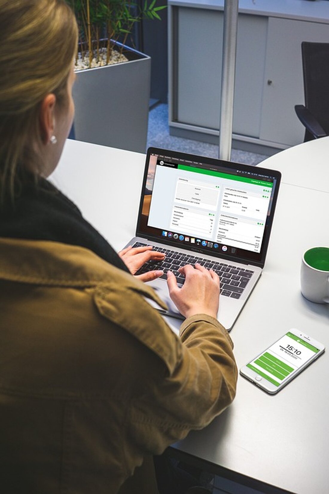 Große Nutznießer von Corona-Kurzarbeit: AUA und Flughafen Wien erhielten Millionen - Aktuelle Wirtschaftsnews. Entdecke, wer von den Unternehmenshilfen profitierte!