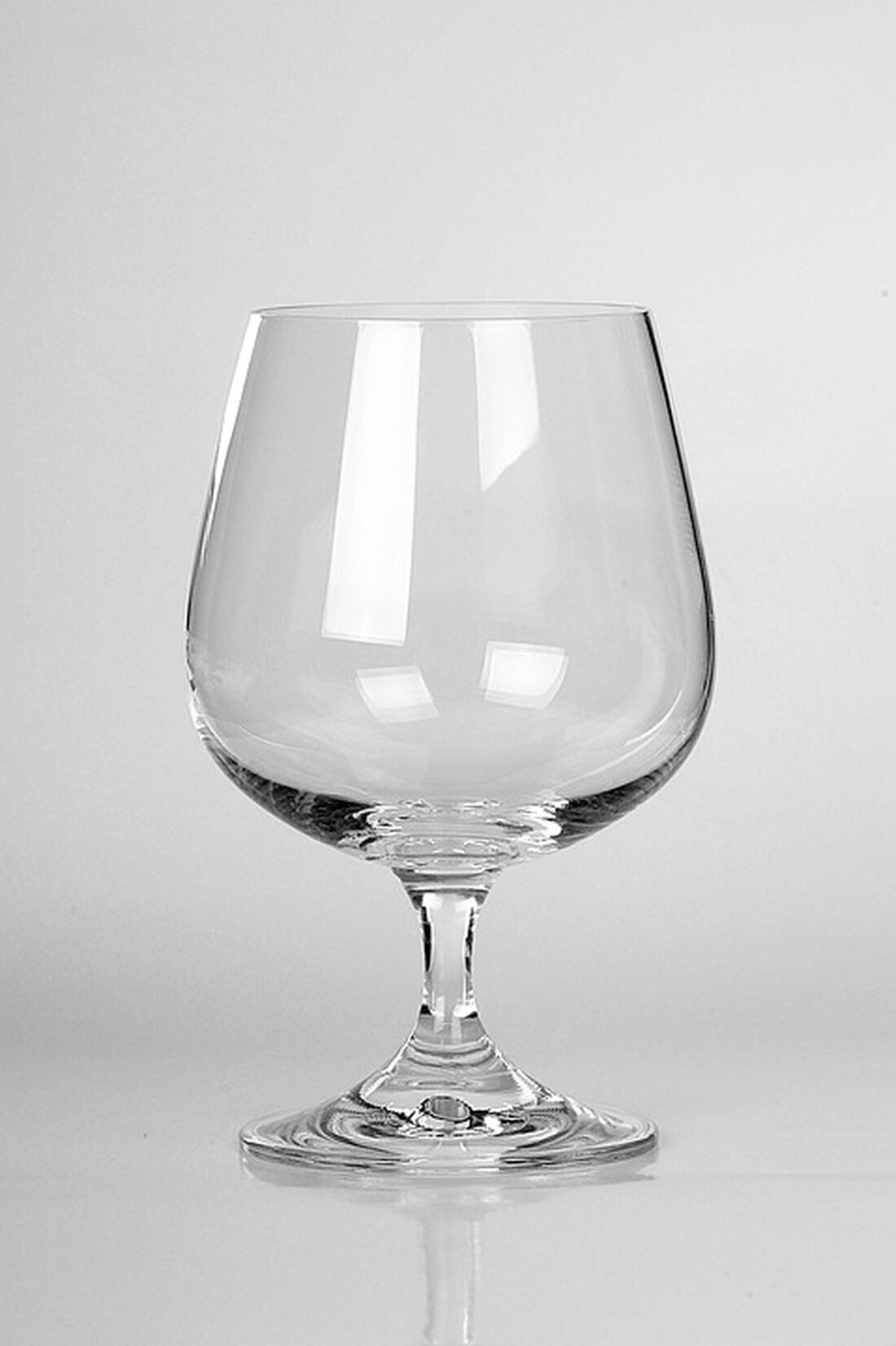 SMI-Wert sinkt in Zürich: Aktueller Bericht über die Entwicklung des Schweizer Börsenindex am 18.04.2024. Alle Infos hier! Finanzen, Aktien, Handel.