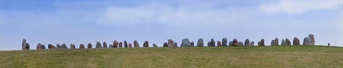 Gemäß einem Bericht von www.deraktionaer.de, verzeichnet der DAX nach Vortagesverlusten eine stabile Entwicklung. Im Fokus stehen dabei Unternehmen wie Amazon, Intel, Meta, Rheinmetall, Siemens Energy und die DHL Group. Die Finanzbranche kann von diesen Entwicklungen profitieren. Zum Beispiel könnten positivere Ergebnisse von Unternehmen wie Amazon, Intel und Meta zu einem Anstieg der Aktienkurse in der Technologiebranche führen. Dies könnte sich auch positiv auf den DAX auswirken, da dieser stark von der Performance dieser Unternehmen abhängig ist. Ein stabiler DAX kann das Vertrauen der Anleger stärken und zu einer positiven Stimmung an den Finanzmärkten führen. Dies könnte wiederum zu weiteren Investitionen …