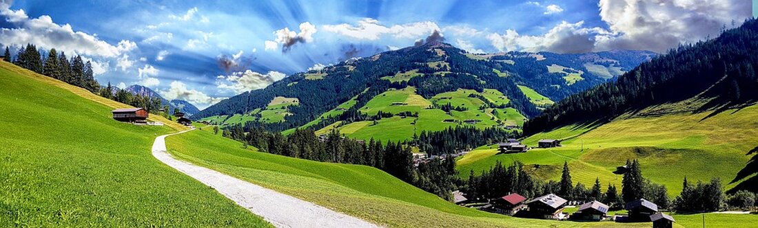 Gemäß einem Bericht von cvj.ch, dreht sich die zentrale Frage derzeit um den potenziellen Zufluss von Geldern in ETFs und die daraus resultierenden Auswirkungen auf den Bitcoin-Preis. Nach einer Analyse von Galaxy könnte ein adressierbares Vermögen von 14.4 Billionen US-Dollar in den Vereinigten Staaten vorhanden sein. Wenn davon etwa 10% in einen Spot-Bitcoin-ETF investiert werden, könnte dies in einem ersten Jahr zu Zuflüssen von 14.4 Mrd. US-Dollar führen. Dies wäre die größten Zuflüsse in der Geschichte, wobei die bisher höchsten Zuflüsse im Jahr 2021 mit 7.24 Milliarden US-Dollar zu verzeichnen waren. Nach einer Analyse besteht eine Beziehung zwischen den Zuflüssen …