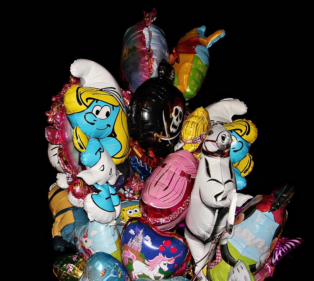 Die Inflation drückt noch auf die Kauflaune der Menschen in Deutschland, ein Großteil verzichtet ihretwegen. Doch das könnte sich bald ändern. Mehr Menschen konsumieren mehr, hier auf einer Einkaufsstraße in Düsseldorf Foto: Michael Gstettenbauer/imago Hohe Preise für Nahrungsmittel dämpfen Konsumstimmung Gemäß einem Bericht von taz.de, warnt Konsumexperte Rolf Bürkl vom Nürnberger Institut für Marktentscheidungen (NIM) davor, dass die hohen Preise für Nahrungsmittel die Kaufkraft der privaten Haushalte in Deutschland schwächen und der private Konsum in diesem Jahr keine Stütze der Konjunktur sein wird. Dies wird auch durch das GfK-Konsumklima belegt, das eine Verschlechterung der Kaufstimmung zeigt. Darüber hinaus beeinflusst die …