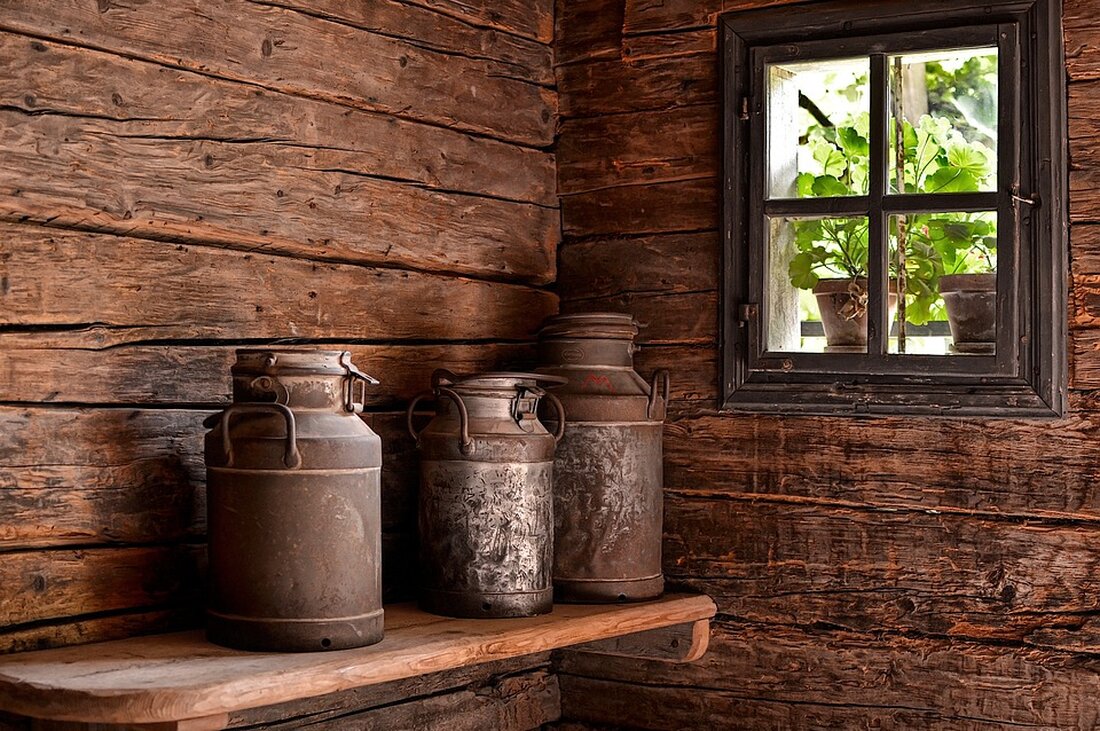 Gemäß einem Bericht von www.merkur.de, hat Deutschland in den letzten Jahren und Jahrzehnten sein Wirtschaftsprestige verloren. Dies wird in einer Analyse des US-Magazins Bloomberg dargestellt, das die Tage Deutschlands als industrielle Supermacht als gezählt ansieht. Dieser Niedergang wird auf die Energiekrise und das Unvermögen der Politik, angemessene Lösungen zu finden, zurückgeführt. Das Bruttoinlandsprodukt (BIP) ist im Jahr 2023 um 0,3 Prozent im Vergleich zum Vorjahr gesunken. Besonders das produzierende Gewerbe verzeichnete einen Rückgang von zwei Prozent. Volker Treier, Außenwirtschaftschef des Deutschen Industrie- und Handelskammertages (DIHK), äußerte ebenfalls pessimistische Ansichten über die Wirtschaftsentwicklung. Als Folge des Verlusts von billigem russischen Gas &hellip;