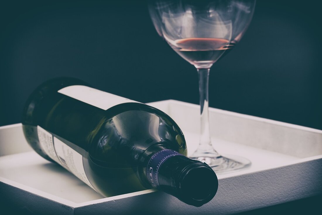 Gemäß einem Bericht von amp2.handelsblatt.com, kündigt die erste Versicherung von Wirecard-Managern das Ende der Zahlungen an. Die Grundsumme der Manager-Haftpflichtversicherung von Wirecard ist fast aufgebraucht und andere Vertragspartner müssen nun für Anwälte und Berater zahlen, je nach Urteil der Gerichte. Die Haftpflichtversicherung von Wirecard hat eine enorme Auswirkung auf den Markt und die beteiligten Versicherungsunternehmen. Die Prozesse und Gerichtsverfahren verursachen enorme Kosten für die Versicherer, insbesondere für die Grundversicherung von Chubb. Die Manager-Haftpflichtversicherung beträgt insgesamt 150 Millionen Euro und wird von einem Konsortium aus mehreren Versicherern getragen. Nachdem Chubb die Grundsumme fast aufgebraucht hat, müssen die anderen beteiligten Versicherer zahlen, …