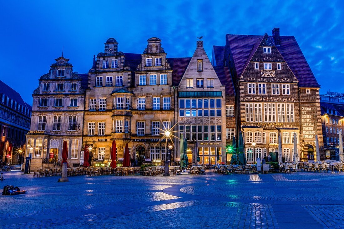 Gemäß einem Bericht von www.consulting.de baut Roland Berger seinen Versicherungsbereich aus. Claudia Fell wurde als Partnerin und Leiterin des Bereichs DACH Insurance eingestellt. Sie verfügt über mehr als 20 Jahre Erfahrung in der Beratung von internationalen Versicherungsunternehmen und hat bereits in führenden Positionen verschiedener internationaler Beratungsfirmen gearbeitet. Fell hat unter anderem an der Universität Passau International Business and Cultural Studies studiert. Dieser Schritt von Roland Berger ist bedeutsam, da die Versicherungsbranche vor vielfältigen Herausforderungen steht. Die Digitalisierung der Prozesse, Ökosysteme und Kundenerlebnisse spielt eine immer wichtigere Rolle. Außerdem erhöhen sich die regulatorischen Anforderungen, neue Risiken entstehen durch den Klimawandel und …