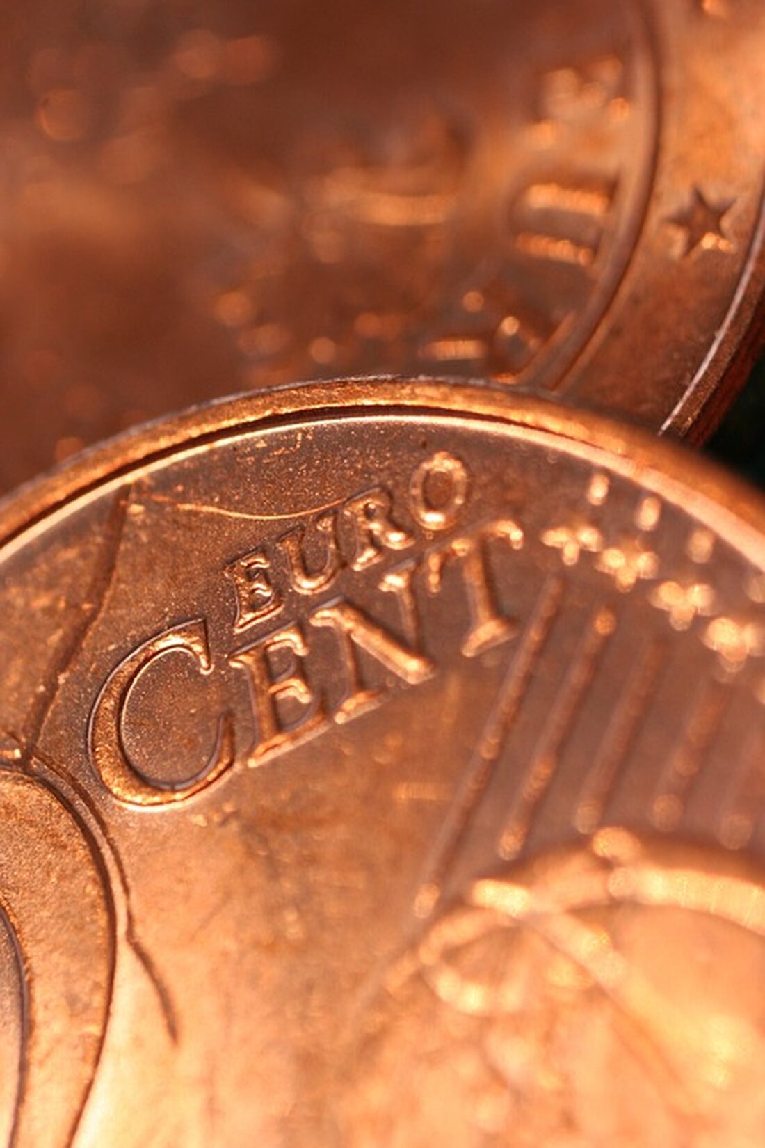 Gemäß einem Bericht von www.wiwo.de, Diese Woche beschäftigen sich die Finanzexperten in der BörsenWoche mit dem Thema Geldanlage und konkreten Anlagetipps. Auch die Analyse von Trends und Einschätzungen zu verschiedenen Finanzthemen werden diskutiert. Die aktuellen Entwicklungen in den Emerging Markets zeigen, dass China weiterhin eine zentrale Rolle in der globalen Finanzbranche spielt. Mit dem wirtschaftlichen Aufschwung und der wachsenden Bedeutung Chinas auf dem Weltmarkt, stellen sich viele Anleger die Frage, ob sie ihren Emerging Markets ETF noch besparen sollten. China ist nicht nur einer der wichtigsten Schwellenländer, sondern hat auch große Auswirkungen auf andere globale Märkte. Die gesamtwirtschaftliche Entwicklung Chinas &hellip;