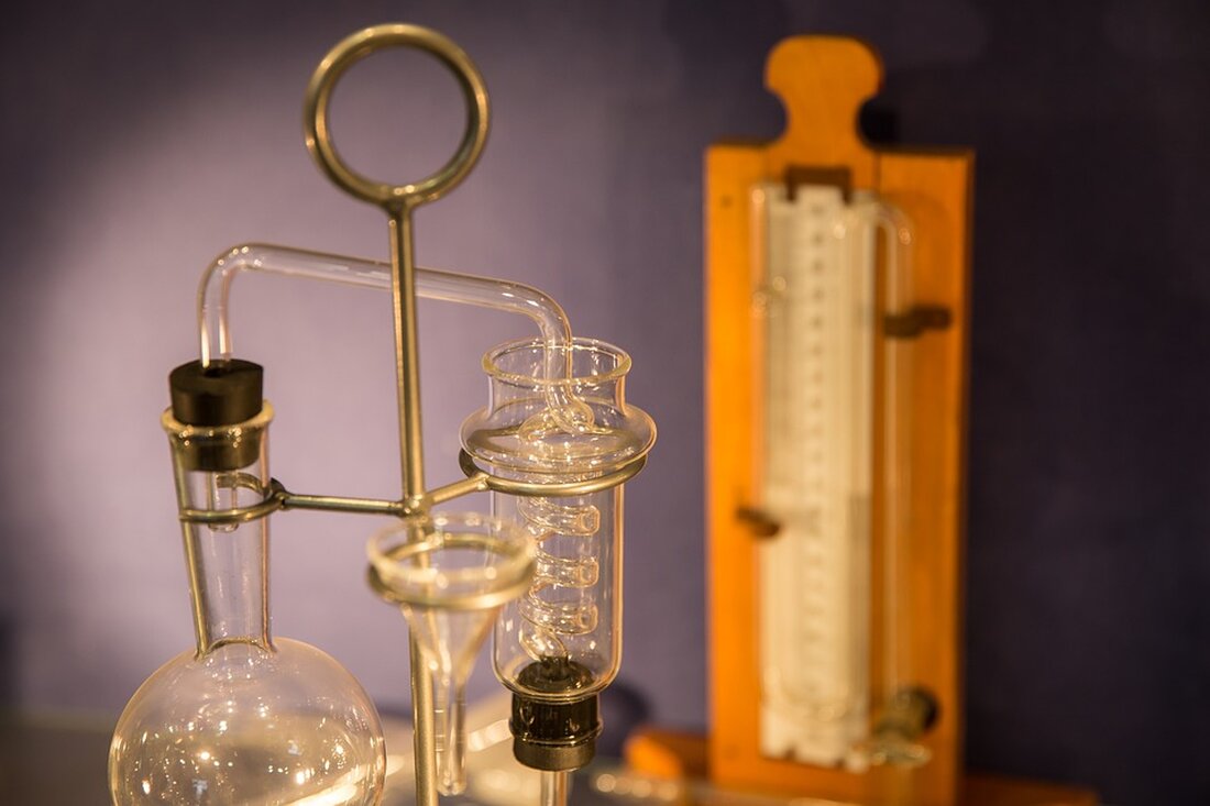 Gemäß einem Bericht von www.it.nrw, ist der Verbraucherpreisindex für Nordrhein-Westfalen zwischen Januar 2023 und Januar 2024 um 3,0 Prozent gestiegen. Im Vergleich zum Vormonat Dezember 2023 stieg der Preisindex um 0,3 Prozent. Der Verbraucherpreisindex unter Ausschluss der Preisentwicklung bei Nahrungsmitteln und Energie stieg im genannten Zeitraum um 3,3 Prozent. Die Preise für Fernwärme stiegen um 38,2 Prozent, für Obst um 10,6 Prozent und die Dienstleistungen im Gaststätten- und Beherbergungsbereich um 7,7 Prozent. Hingegen waren kombinierte Personenbeförderungsleistungen (-27,2 Prozent), Butter (-15,3 Prozent) und Vollmilch (-10,7 Prozent) günstiger als im Vorjahresmonat. Auch Heizöl, Strom und Dieselkraftstoff waren günstiger als im Januar 2023. …