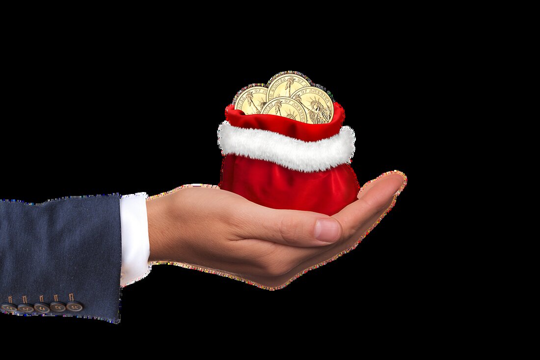 Gemäß einem Bericht von regionalheute.de, Am Jahresende freuen sich viele Arbeitnehmer über zusätzliches Geld, sei es für die Versicherungsprämien des kommenden Jahres oder für Weihnachtsgeschenke. Eine Möglichkeit, zusätzliches Geld zu erhalten, sind Sonderzahlungen durch den Arbeitgeber, wie beispielsweise das Weihnachtsgeld oder die Inflationsausgleichsprämie. Laut einem Bericht des bundesweit tätigen Lohi – Lohnsteuerhilfe Bayern e. V. gibt es große Unterschiede zwischen diesen beiden Zahlungen. Die Inflationsausgleichsprämie, im Vergleich zum Weihnachtsgeld, ist steuerfrei und wird in voller Höhe an die Mitarbeiter ausbezahlt. Auch für Minijobber wird sie nicht auf das Jahresgehalt angerechnet. Im Durchschnitt liegt das Weihnachtsgeld bei rund 2.809 Euro brutto, …