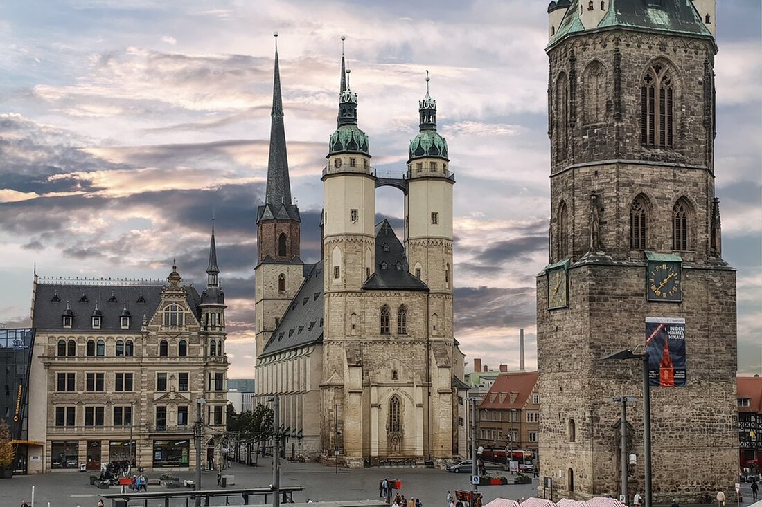 Gemäß einem Bericht von www.t-online.de, scheint es in Deutschland eine Diskussion darüber zu geben, ob die Jugend faul ist und die Deutschen nicht mehr ausreichend leistungsbereit sind. Laut einer exklusiven Civey-Umfrage für t-online schätzen sich 83 Prozent der Deutschen selbst als leistungsbereit im Beruf ein. Dennoch klagen viele Arbeitgeber darüber, dass die Menschen immer weniger zu Höchstleistungen bereit sind. Unternehmensführer wie Stefan Wolf vom Arbeitgeberverband Gesamtmetall sind der Meinung, dass Wohlstand zu Nachlässigkeit führt und die Leistungsbereitschaft mindert. Die CEO Markus Pflitsch von Terra Quantum und Gunnar Groebler, CEO des Stahlkonzerns Salzgitter, betonen die Bedeutung von Leidenschaft und Verantwortung für &hellip;