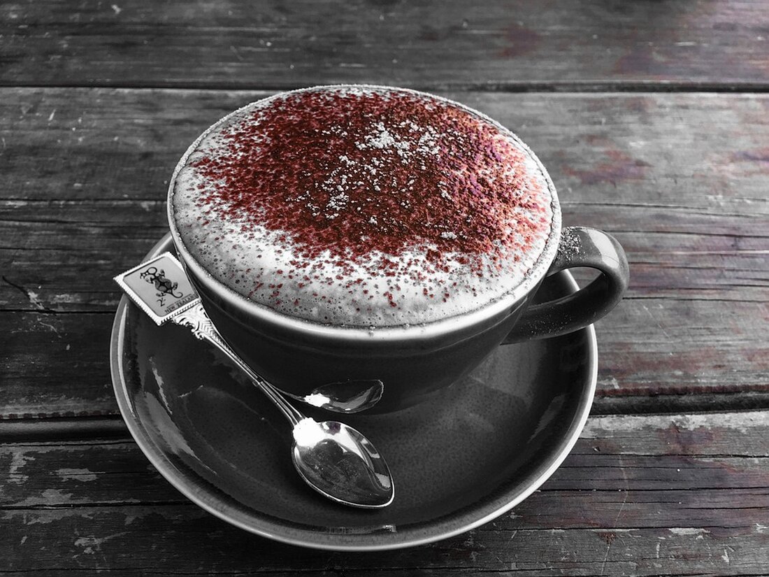 Gemäß einem Bericht von www.boerse-online.de, Im Februar 2024 werden Dividenden von bis zu 10,19 Prozent ausgeschüttet. Die Liste umfasst Aktien wie ASML, Aurubis, Bertrandt, Citigroup, Deutsche Beteiligungs AG, Energy Transfer, Equinor, Infineon, Siemens, Stabilus, Starbucks, Thyssenkrupp und Verbio. Die Höhe der Dividendenrendite ist ein wichtiger Faktor für Anleger, aber ebenso entscheidend ist der Trend der Aktie. So ist es empfehlenswert, sich Aktien anzusehen, die sich über der 50-Tage-Linie und der 200-Tage-Linie befinden. Beispielsweise ASML und Citigroup. Equinor und Energy Transfer zahlen die höchsten Dividendenrenditen, jedoch befindet sich Equinor im Abwärtstrend, während Energy Transfer einen Aufwärtstrend verzeichnet. Die deutschen Unternehmen Siemens &hellip;