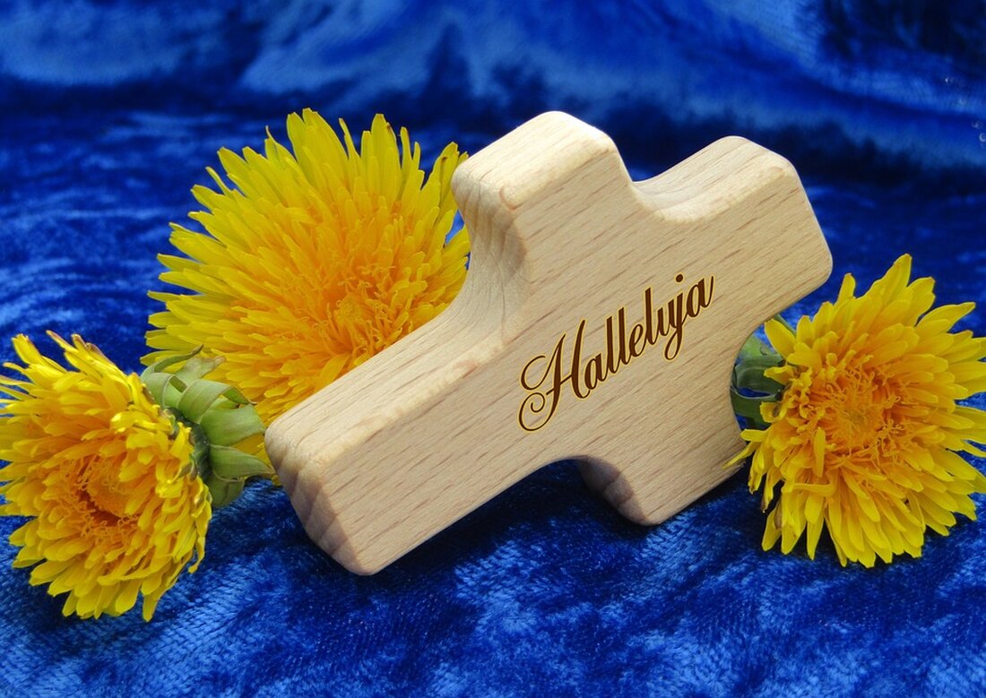 Gemäß einem Bericht von www.otz.de, freut sich Stadtbrandmeister Sven Kuschminder über die weitere Verbesserung der Ausrüstung der Feuerwehr in Gräfenthal. Die SV Sparkassenversicherung und SV Kommunal fördern seit vielen Jahren die Feuerwehren und haben dabei stets den Schutz und die Rettung von Menschenleben im Blick. Dazu gehören Jubiläumsprämien, Zuschüsse zu Brandschutzkoffern und innovative Feuerwehrausrüstung. Diese Art von Unterstützung ist nicht nur für die Feuerwehren, sondern auch für die Wirtschaft von Bedeutung. Durch die Förderung innovativer Feuerwehrausrüstung können beispielsweise neue Technologien in den Markt eingeführt werden. Dies kann sowohl für die Hersteller als auch für die Anbieter von Feuerwehrausrüstung positive Auswirkungen …