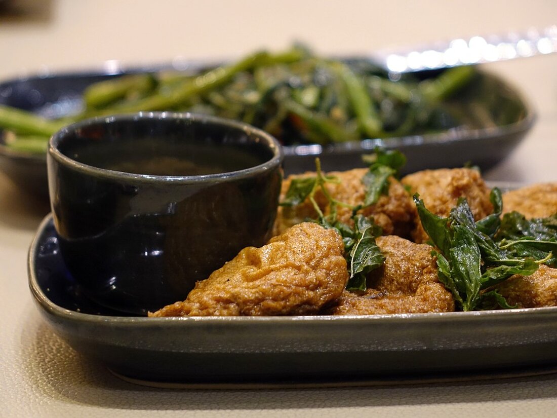 Gemäß einem Bericht von www.n-tv.de, ist Charles Munger, die rechte Hand von Warren Buffet und Vizepräsident der Investmentgesellschaft Berkshire Hathaway, im Alter von 99 Jahren verstorben. Munger galt als visionärer Investmentexperte, der maßgeblich zum Erfolg von Berkshire Hathaway beitrug. Mit seinem breiten Wissen und seiner Lebenserfahrung zog er Menschen in seinen Bann und beeinflusste maßgeblich Buffetts Investmentstrategie. Sein Tod hinterlässt in der globalen Investorengemeinschaft eine große Lücke. Die Auswirkungen des Todes von Charles Munger auf den Markt und die Investmentbranche werden sich vor allem in Bezug auf die zukünftigen Investmententscheidungen von Berkshire Hathaway und Warren Buffett zeigen. Munger und Buffett …