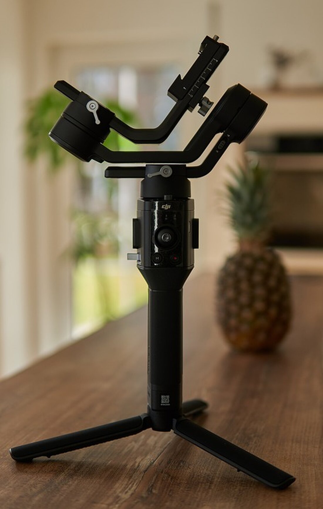 Gemäß einem Bericht von www.finanzen.net, Die aktuelle Marktlage von Cardano und seinem nativen Token ADA wirft viele Fragen auf. Einerseits wird auf die täglichen Transaktionen verwiesen, die über das Cardano-Netzwerk abgewickelt werden, um den Erfolg des Netzwerks zu belegen. Andererseits gibt es Zweifel an den wirklichen Mehrwerten und der Nutzbarkeit von Cardano. Der Preis von ADA zeigt deutliche Verluste und die Anzahl verlustbehafteter Wallets steigt. Zusätzlich fehlt es an Unterstützung durch Stablecoins, um DeFi-Geschäfte zu ermöglichen. Die Analyse von K33 Research zeigt, dass Cardano ohne wirklichen Mehrwert und mit zu hohen Versprechungen das Vertrauen der Anleger verliert. Die Einführung des &hellip;