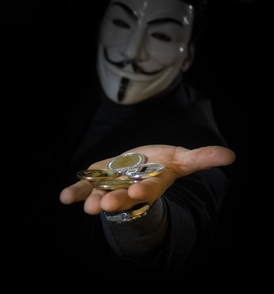 Gemäß einem Bericht von www.finanzen.net, haben sich die Kurse der Digitalwährungen am Mittwochvormittag unterschiedlich entwickelt. Bitcoin erhöhte sich um 0,63 Prozent auf 35.769,64 US-Dollar, Ethereum stieg um 0,41 Prozent auf 1.988,91 US-Dollar und Litecoin gewann 1,66 Prozent hinzu. Andere Kryptowährungen wie Bitcoin Cash, Ripple, Cardano, Monero, IOTA, Verge, Stellar, NEM und NEO verzeichneten ebenfalls unterschiedliche Entwicklungen. Als Finanzexperte lässt sich sagen, dass diese positiven Entwicklungen auf dem Kryptowährungsmarkt nach wie vor von einer gewissen Volatilität geprägt sind. Die gestiegenen Kurse von Bitcoin, Ethereum und Litecoin könnten auf das anhaltende Interesse der Anleger an Kryptowährungen sowie auf externe Faktoren wie Marktnachrichten …
