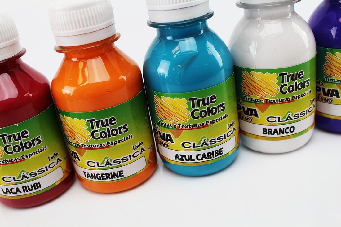 Gemäß einem Bericht von www.deraktionaer.de, Die Aktie von PVA TePla reagierte im November mit einem dynamischen Zwischenspurt auf die 9-Monatszahlen. Das Unternehmen verzeichnet einen starken Jahresverlauf und rechnet nun mit einem Umsatz und Ergebnis am oberen Ende der Prognose. Ein Auftragsbestand von rund 297 Millionen Euro lässt die Orderbücher prall gefüllt erscheinen, mit steigender Tendenz. Die Nachfrage nach Wafern in den kommenden Jahren wird voraussichtlich anziehen, was das Unternehmen positiv beeinflussen wird. Das Unternehmen plant für das Gesamtjahr einen Umsatz zwischen 240 und 260 Millionen Euro sowie ein EBITDA zwischen 36 und 40 Millionen Euro anzustreben. Die Erlöse könnten dann …