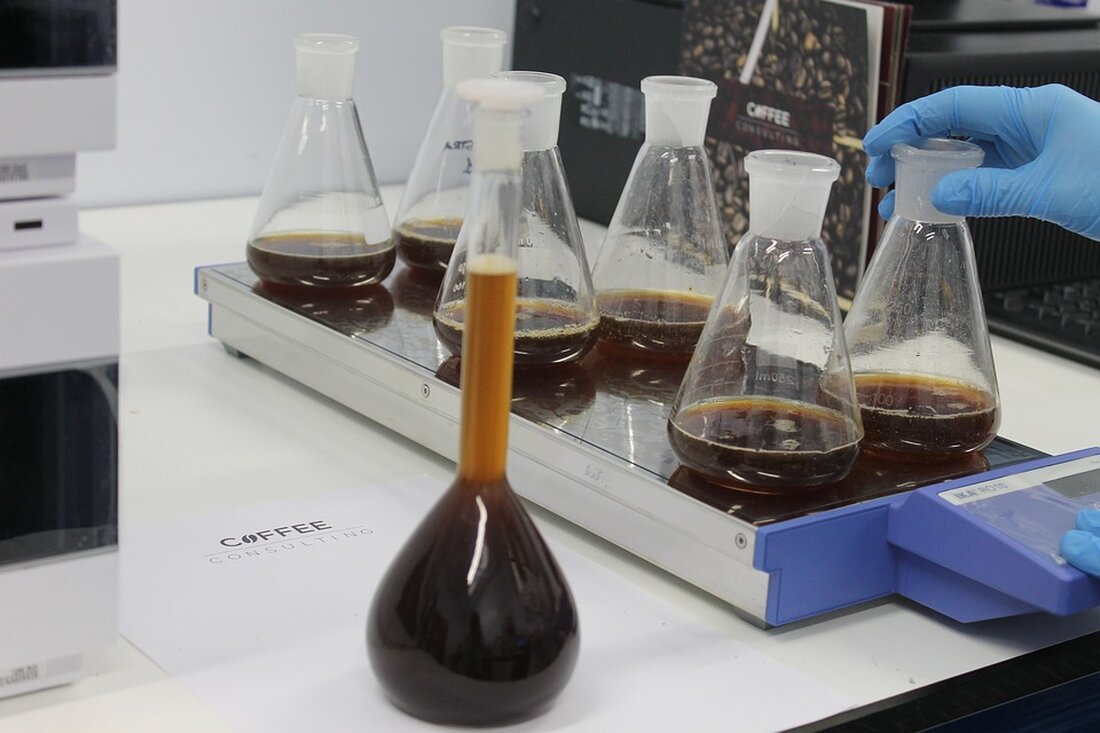 Die vergangenen Jahre waren für Unternehmen nicht einfach. Die Pandemie hat die Weltwirtschaft zum Erliegen gebracht, Lieferketten wurden durcheinandergewirbelt, die Inflation treibt die Preise nach wie vor nach oben. Kein einfaches Umfeld für wirtschaftlichen Erfolg. Doch wie steht es um die großen Unternehmen in Österreich? Das hat sich die Arbeiterkammer Wien (AK) anhand der hinterlegten Bilanzen im &#8222;Unternehmensradar 2023&#8220; angesehen.800 Jahresabschlüsse von 2022 der großen operativen Kapitalgesellschaften wurden für die Analyse berücksichtigt. 679.000 Arbeitnehmer sind in diesen Betrieben vertreten, das ist rund ein Sechstel aller Erwerbstätigen. Gemäß einem Bericht von www.derstandard.at, Nach der Analyse der Bilanzen der großen operativen Kapitalgesellschaften &hellip;