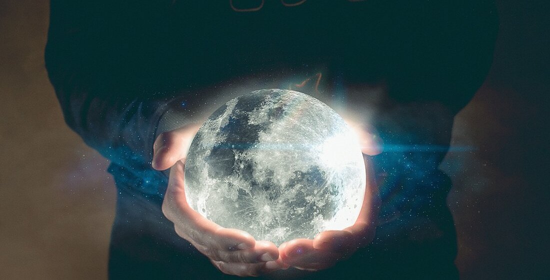 Gemäß einem Bericht von „Augsburger-Allgemeine“ hat der renommierte Finanzexperte Hermann Hutter die Wirtschaftspolitik der Ampel-Regierung scharf kritisiert. Er warf der Regierung vor, zu unentschlossen und ineffektiv zu handeln und warnte vor negativen Auswirkungen auf die Finanzbranche. Die Kritik von Hutter kommt nicht von ungefähr. Experten wie er beobachten den Markt und analysieren Fakten, um mögliche Auswirkungen von politischen Entscheidungen auf die Finanzbranche vorherzusagen. In unserem Fall wollen wir uns daher anschauen, welche Folgen die angeprangerte Wirtschaftspolitik auf den Markt haben kann. Hutter bemängelt vor allem das Fehlen klarer Richtlinien und Entscheidungen seitens der Regierung. Dies kann zu Unsicherheit führen und &hellip;