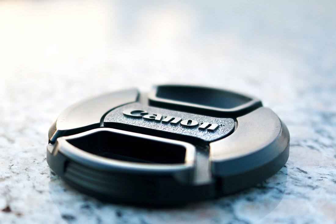 Gemäß einem Bericht von www.finanzen.net, Die Aktienmärkte verzeichneten 2023 eine starke Performance, was auf die Hoffnung der Anleger auf sinkende Leitzinsen und eine weiche Landung der US-Wirtschaft zurückzuführen war. Einige Wall Street-Experten sehen jedoch einen anderen Faktor als entscheidend für die Rally an. Sie glauben, dass die steigende Liquidität im Finanzsystem eine QE-ähnliche Rally ausgelöst hat. Laut Matt King, Aktienstratege und Gründer von Satori Insights, hat sich die Liquidität am Markt erhöht, was für den jüngsten Bullenmarkt verantwortlich ist. Die Reserven im Bankensystem sind um 500 Milliarden US-Dollar gestiegen, was zu einem Anstieg des verfügbaren Kapitals für den Einsatz an …