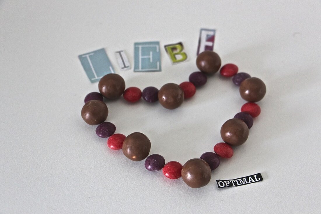 Gemäß einem Bericht von rp-online.de, plant die Stadt Düsseldorf den Verkauf von Grundstücken am Pastor-Dörr-Ring in Itter und an der Bonifatiusstraße in Lörick. Es wurde bekanntgegeben, dass das mehr als 3000 Quadratmeter große Areal in Itter in elf Grundstücke aufgeteilt wird. Das größte Grundstück (Flurstück 517) mit 417 Quadratmetern wird für 479.550 Euro angeboten, während ein kleineres Grundstück (Flurstück 515) mit rund 237,5 Quadratmetern 237.125 Euro kosten soll. Darüber hinaus sollen rund 639 Quadratmeter an der Bonifatiusstraße für 632.610 Euro verkauft werden. Diese Neuigkeiten werden voraussichtlich Auswirkungen auf den Immobilienmarkt in Düsseldorf haben. Durch die Aufteilung der Grundstücke in kleinere …