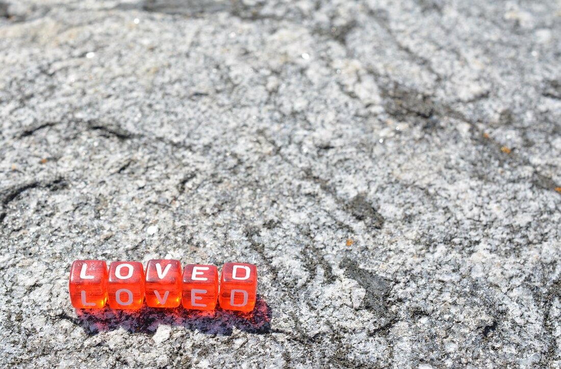 Gemäß einem Bericht von www.btc-echo.de, steht Solana als Kryptowährung derzeit im Fokus vieler Investoren. Die Blockchain-Plattform Solana hat in den letzten Monaten einen enormen Anstieg verzeichnet und wird als potenziell wichtiger Coin für den kommenden Bullrun gehandelt. Der Artikel beleuchtet, warum Solana als vielversprechende Alternative zu etablierten Kryptowährungen wie Bitcoin oder Ethereum angesehen wird, und welche besonderen Merkmale diese Plattform auszeichnen. Als Finanzexperte ist es wichtig, die Fakten genau zu analysieren und die potenziellen Auswirkungen auf den Markt zu berechnen. Solana hat in den letzten Monaten sowohl in Bezug auf den Token-Preis als auch in Bezug auf die Anzahl der …