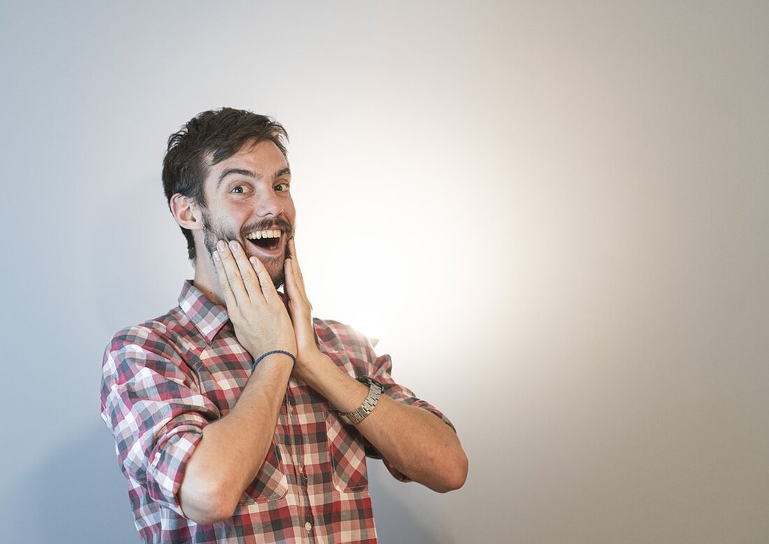 Gemäß einem Bericht von www.boerse-online.de, hat die Deutsche-Börse-Tochter Qontigo die Unternehmen bekannt gegeben, die aus MDAX &amp; SDAX absteigen bzw. dafür in den Index nachrücken. Der Auf- und Abstieg aus einem Index kann große Auswirkungen auf die Aktienmärkte haben, da indexnahe Fonds und ETFs ihre Aktienbestände entsprechend anpassen. Beim MDAX gab es trotz der Anwartschaft von Fresenius Medical Care und der Lufthansa keine Veränderungen im DAX. Jedoch verlassen drei Unternehmen den MDAX, während drei neue aus dem SDAX aufsteigen. Die Unternehmen ProSiebenSat.1, Dürr und Befesa verlassen den MDAX, während Aroundtown, Siltronic und Krones ihre Plätze einnehmen. Der Abstieg von ProSiebenSat.1 &hellip;