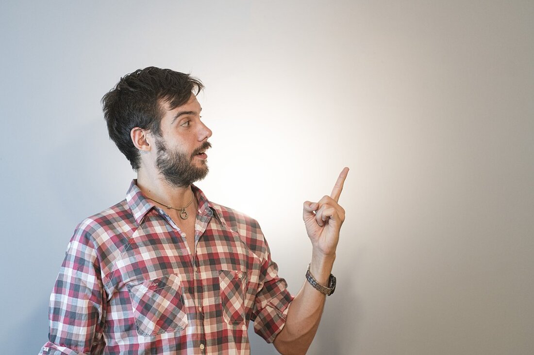 Gemäß einem Bericht von amp.focus.de, haben 5,5 Millionen Deutsche im Jahr 2022 aufgrund von Geldmangel ihre Wohnung nicht angemessen heizen können. Dies entspricht 6,6 Prozent der Bevölkerung und ist im Vergleich zum Vorjahr (3,3 Prozent) eine Verdopplung. Besonders betroffen waren Alleinerziehende, Haushalte mit mindestens drei Kindern und Alleinlebende. Die Angaben basieren auf der EU-weiten Erhebung zu Einkommen und Lebensbedingungen (EU-SILC). Deutschland liegt mit einem Bevölkerungsanteil von 6,6 Prozent jedoch deutlich unter dem EU-Durchschnitt, denn dort waren rund 9,3 Prozent der Bevölkerung nicht in der Lage, ihre Wohnung angemessen warmzuhalten. Am meisten betroffen waren Menschen in Bulgarien, Zypern und Griechenland, während &hellip;