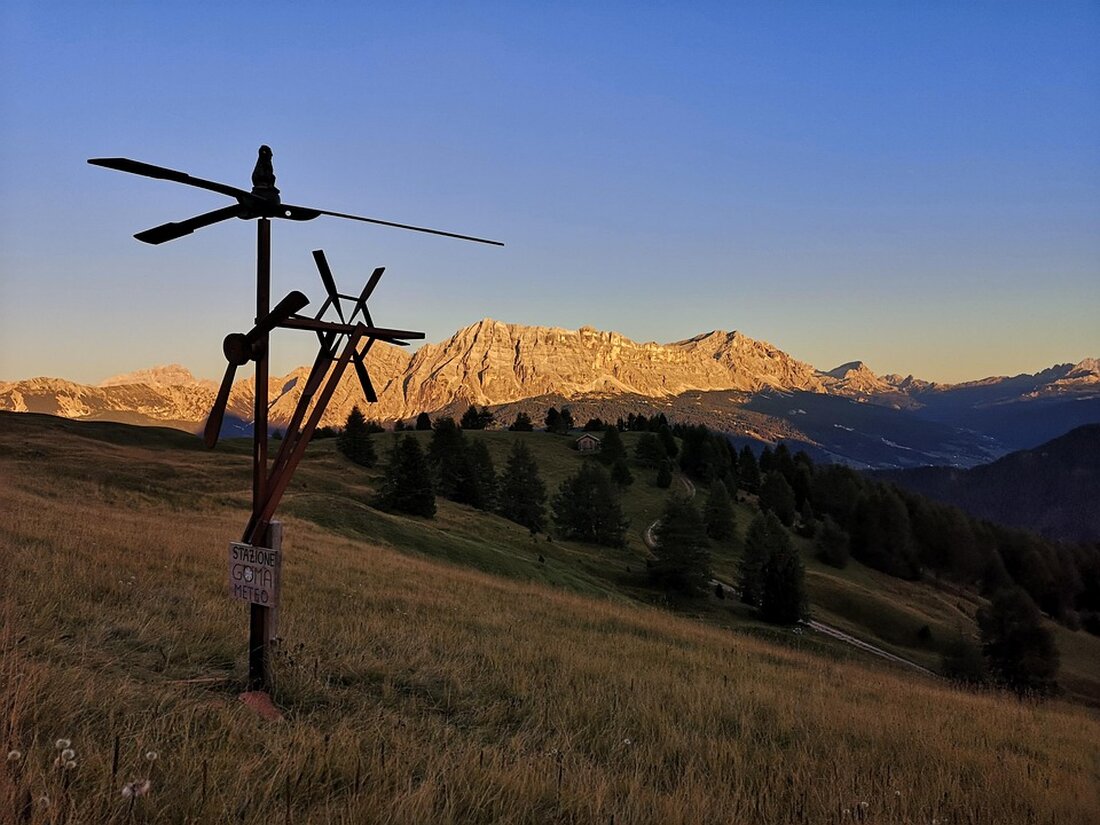 Gemäß einem Bericht von www.verbraucherzentrale.de, hat der Verbraucherzentrale Bundesverband (vzbv) den Anbieter ExtraEnergie verklagt, weil er im Juli 2022 massiv die Preise für Strom- und Gaskund:innen erhöht hat. Sogar Verträge mit Preisgarantien waren betroffen. Der Preisanstieg betraf Marken wie ExtraEnergie, Extragrün, HitEnergie und Prioenergie. Der vzbv hält dies für unzulässig und reicht daher eine Sammelklage ein, um Rückzahlungen für die betroffenen Kund:innen zu erreichen. Die Preiserhöhungen von ExtraEnergie haben erhebliche Auswirkungen auf Verbraucher:innen und den Markt. Viele Kund:innen, die aufgrund einer vorherigen Preisgarantie Verträge mit ExtraEnergie abgeschlossen haben, wurden mit massiven Preissteigerungen konfrontiert. Dies führt dazu, dass Verbraucher:innen nun möglicherweise &hellip;