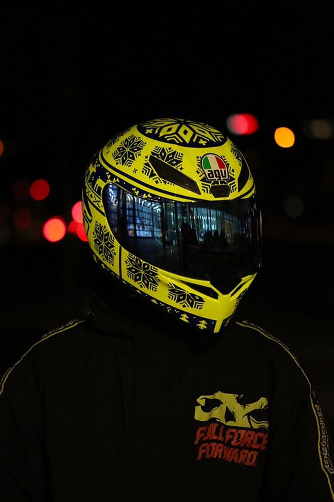 Gemäß einem Bericht von www.volksfreund.de, zahlt Luxemburg viel Geld an Löhnen und Gehältern für deutsche Grenzgänger. Das stellt einen Aderlass für den Luxemburger Staat dar, da weitaus weniger Lohn wieder in den Staatssäckel zurückfließt. Die Zahlung von Löhnen und Gehältern an deutsche Grenzgänger in Luxemburg beläuft sich auf über 15 Milliarden Euro, was eine erhebliche Summe darstellt. Die meisten dieser Grenzgänger verbringen einen Großteil ihres Lebens in Deutschland, was bedeutet, dass nur ein kleiner Teil der Einkommensteuer und Sozialabgaben an das Luxemburger Finanzamt zurückgeht. Dies führt zu einem erheblichen Verlust an Steuereinnahmen für den luxemburgischen Staat. Es ist schwer abzuschätzen, &hellip;