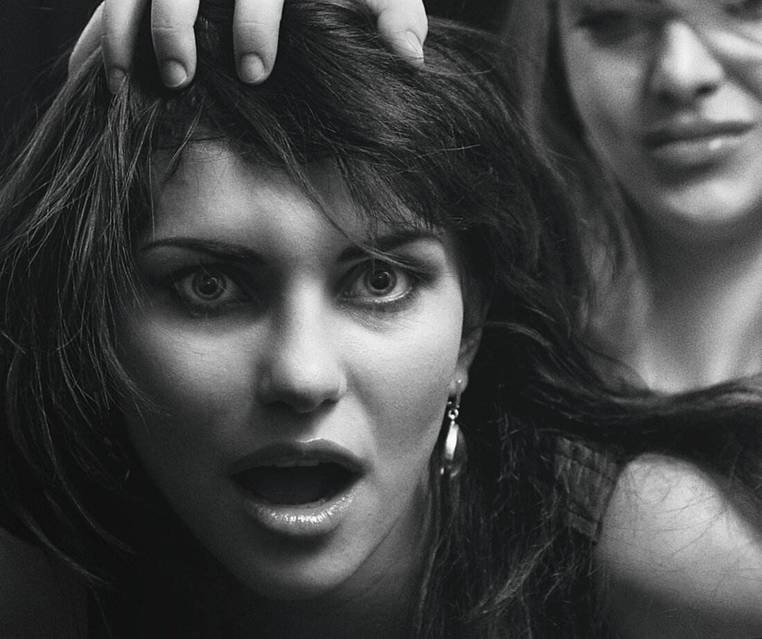 Die PayPal-Aktie geriet nach der Enttäuschung auf dem Innovationstag des Unternehmens stark unter Druck und fiel unter wichtige Unterstützungen. Nachdem die Aktie vor zwei Wochen die Trendlinie bei 62,70 Dollar und den GD200 bei 62,98 Dollar überwinden konnte, fiel der Kurs nach der enttäuschenden PayPal-Veranstaltung wieder darunter. Die Freude über eine mögliche Erholung der PayPal-Aktie ist vorerst verflogen, und Anleger sollten das Papier weiterhin meiden. Analyse und Auswirkungen Aus technischer Sicht deutet der gescheiterte Ausbruchsversuch darauf hin, dass der Kurs in nächster Zeit weiter unterhalb der beiden Widerstände von 62,70 Dollar und 62,98 Dollar bleiben könnte. Die Unterstützungen liegen bei &hellip;