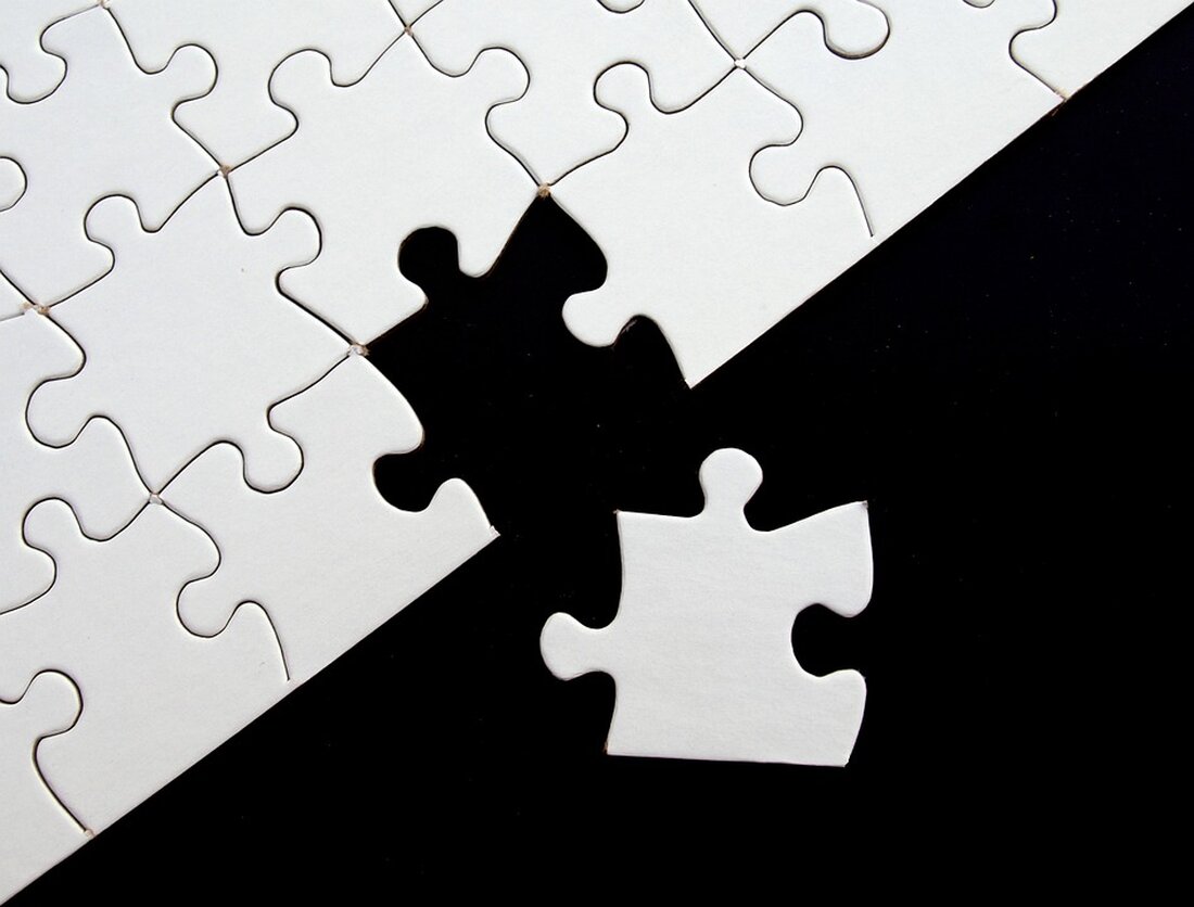 Immer mehr Ratsuchende wenden sich auf telefonischem oder digitalem Weg an die Verbraucherzentrale. Die Corona-Pandemie hat diesen Trend verstärkt. Viele Menschen rufen an oder suchen im Internet nach Informationen, schicken Mails oder nutzen das Kontaktformular, bevor sie persönlich vorbeikommen. Aufgrund dieser veränderten Nachfrage passt die Verbraucherzentrale die Zugangsmöglichkeiten und Beratungszeiten ihrer Beratungsstelle in Neuss an. Durch einen zentralen Landesservice wird die telefonische Sprechzeit für Erstanfragen auch aus Neuss erweitert. Das neue Modell startet am Dienstag, 5. Dezember. Gemäß einem Bericht von rp-online.de, Die Veränderung der Zugangsmöglichkeiten und Öffnungszeiten der Beratungsstelle der Verbraucherzentrale in Neuss aufgrund der verstärkten digitalen und telefonischen &hellip;