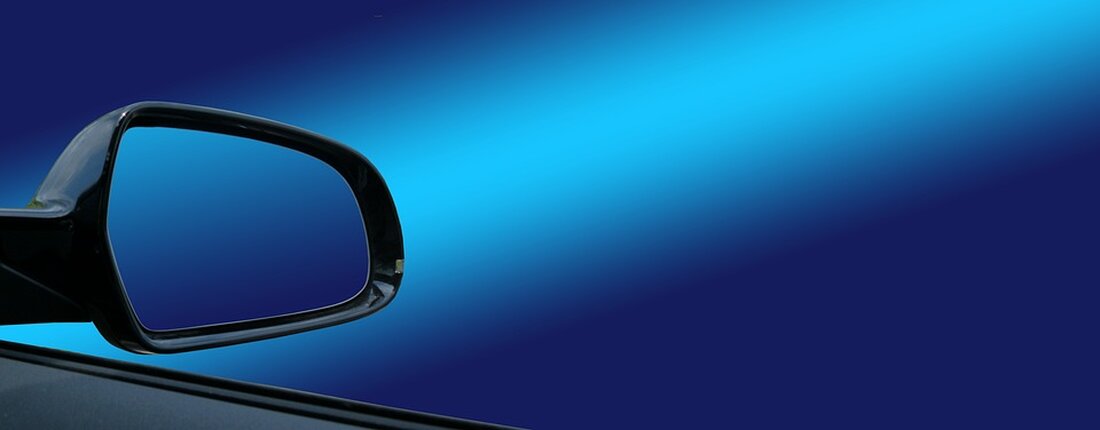 Gemäß einem Bericht von www.4investors.de, haben die deutschen Aktienbörsen in der vergangenen Woche überwiegend nachgegeben. Der Hauptgrund für die eingetrübte Stimmung war die zurückgehenden Hoffnungen auf rasche Zinssenkungen der großen westlichen Notenbanken. Neben Sorgen in Bezug auf geopolitische Krisen sorgten auch Analystenurteile sowie vereinzelt vorgelegte Zahlen für negative Auswirkungen. Der Dax verlor 0,9 Prozent auf 16.555,13 Punkte, der MDax 3,3 Prozent auf 25.432,05 Zähler und der TecDax reduzierte sich um 0,2 Prozent auf 3.267,74 Punkte. Die US-Aktienbörsen hingegen legten weiter zu, wobei der Dow-Jones-Index um 0,7 Prozent vorrückte, der S&amp;P-500-Index um 1,2 Prozent stieg und der Nasdaq-100-Index um 2,9 Prozent &hellip;