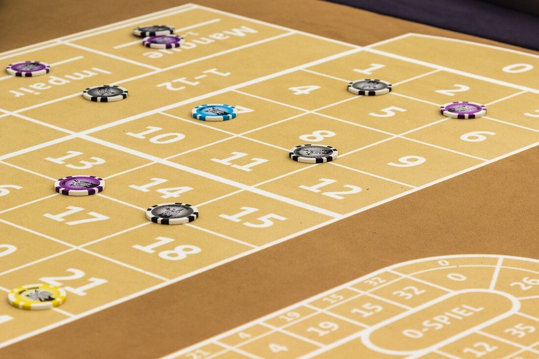 Gemäß einem Bericht von www.iphone-ticker.de, Die Shopping-App Temu steht aktuell in der Kritik, nachdem das Verbrauchermagazin „Die Reporter“ stichprobenartig Produkte aus verschiedenen Kategorien bestellt und deren Qualität bewertet hat. Trotz verlockender Preise war die Qualität der Waren durchwachsen und Sendungen wurden häufig beschädigt oder gingen auf dem Transportweg verloren. Des Weiteren ist der Kundenservice von Temu nur schlecht erreichbar. Die Verbraucherzentrale rät daher dazu, die App mit Skepsis zu betrachten und auf CE-Kennzeichnungen zu achten, nicht per Vorkasse zu bezahlen und der App keinen Standortzugriff zu gewähren. Die Verwendung von Shopping-Apps wie Temu kann erhebliche Auswirkungen auf den Markt und …