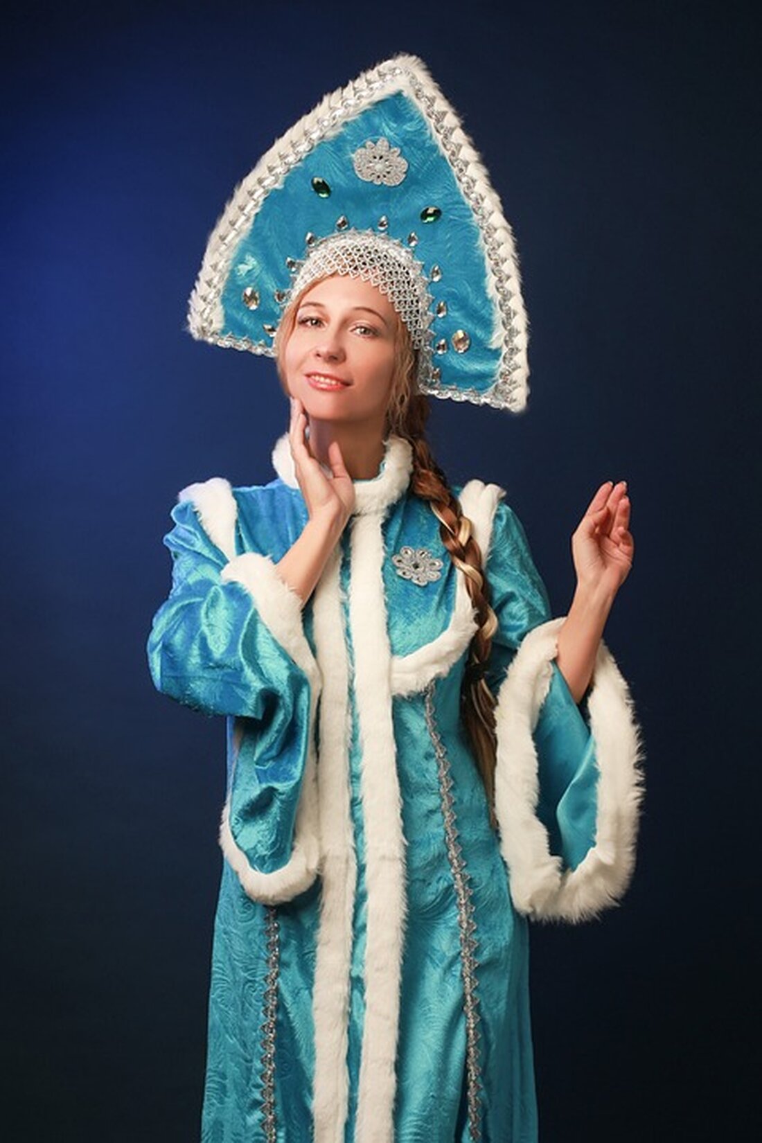 Gemäß einem Bericht von www.hna.de, warnt die Verbraucherzentrale in NRW vor gesundheitsgefährdenden Kostümen, die vor allem in der Karnevalszeit vermehrt auftreten. Die Gefahr liegt in allergieauslösenden Substanzen und Chemikalien, die in Kostümstoffen und Perücken enthalten sein können, und insbesondere für Kinder gesundheitsschädlich sein können. Solche potenziellen Gefahren in Karnevalskostümen könnten zu unangenehmen Hautreaktionen führen und die Gesundheit der Verbraucher gefährden. Besonders bei Billig-Kostümen ist Vorsicht geboten, da diese mehr Risiken enthalten könnten. Eltern und Verbraucher sollten daher beim Kauf von Kostümen und Accessoires für die Karnevalszeit auf die Qualität der Materialien achten, um allergischen Reaktionen vorzubeugen. Die Auswirkungen dieser Warnung …