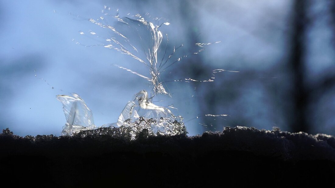 Gemäß einem Bericht von www.maz-online.de, „Jetzt bereinigt sich der Markt“. Wie der Wünsdorfer Immobilien-Fachmann den Umsatz-Einbruch seiner Branche sowie den Handel mit Grundstücken und Immobilien in der Flughafen-Region sieht, das erklärt er im MAZ-Interview. In Anbetracht der aktuellen Situation auf dem Immobilienmarkt ist es wichtig, die möglichen Auswirkungen dieser Entwicklungen zu analysieren. Laut Expertenmeinungen sind einige Regionen von einem Umsatz-Einbruch betroffen, während andere Gebiete eine Bereinigung des Marktes erleben. Diese Veränderungen können dazu führen, dass sich die Preise für Immobilien anpassen und sich neue Chancen für potenzielle Käufer ergeben. Die lokalen Gegebenheiten, wie etwa die Nachfrage nach Wohnraum, die wirtschaftliche …