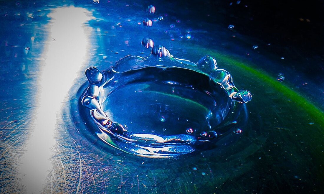 Gemäß einem Bericht von finanzmarktwelt.de, plötzlicher Abverkauf bei S&amp;P 500 und Nasdaq führte zu einem Verlust von 600 Milliarden Dollar an Marktkapitalisierung innerhalb von nur zwei Stunden. Dies bedeutet, dass alle Gewinne der letzten fünf Handelstage zunichte gemacht wurden. Die Auslöser dieses Abverkaufs waren offensichtlich kurzfristige Optionen, die eine Kettenreaktion nach unten auslösten, da alle Marktteilnehmer auf dieselbe Seite des Bootes positioniert waren. Dies verdeutlicht, wie stark diese Optionen mittlerweile den Markt beeinflussen und potenzielle &#8222;Unfälle&#8220; auslösen können. Zusätzlich bereitet die anhaltende Sorge vor einer Rezession in Kombination mit den weiterhin fallenden Anleiherenditen den Marktteilnehmern zunehmend Kopfzerbrechen. Die implizierten Auswirkungen &hellip;