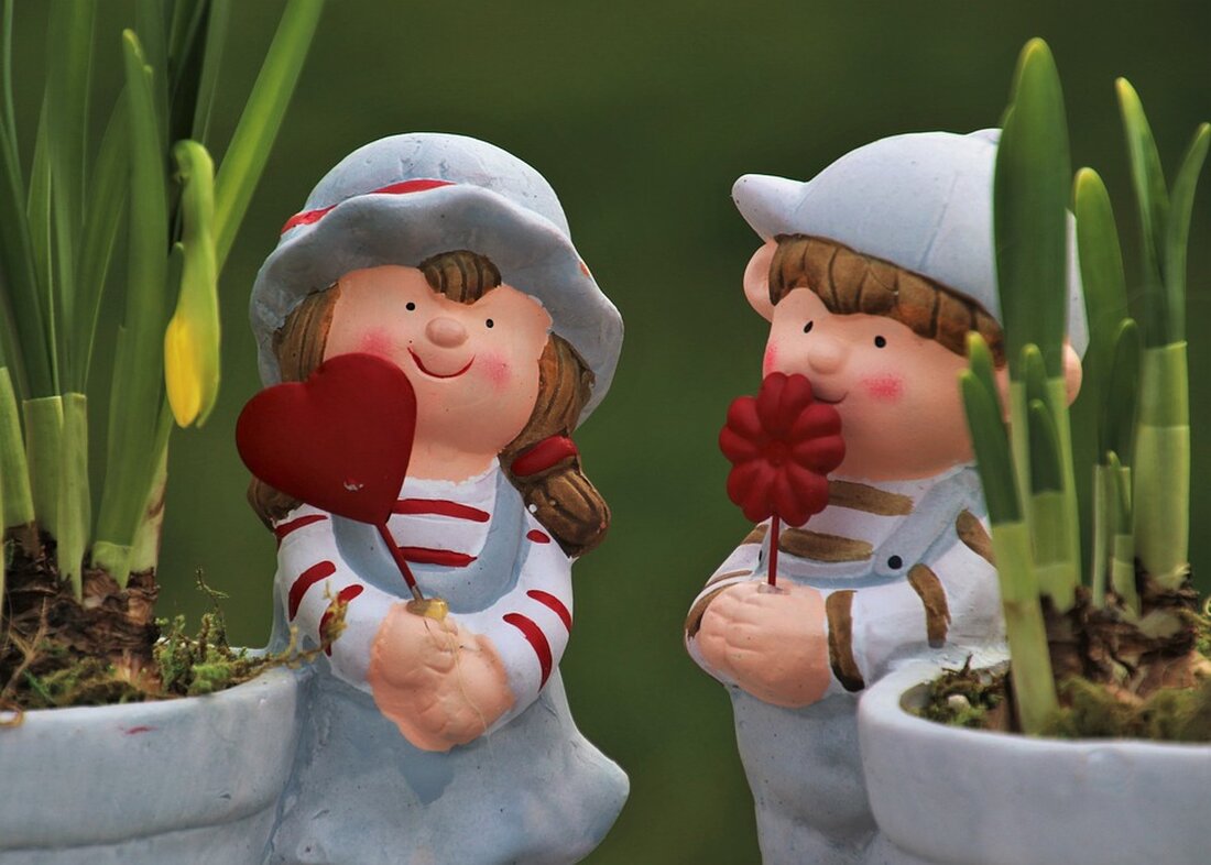 Gemäß einem Bericht von www.finanztrends.de, PayPal hat am Donnerstag eine leichte Kurskorrektur von 0,4 Prozent verzeichnet, was auf mögliche größere Schwierigkeiten hindeuten könnte. Aktuell mangelt es an frischen Impulsen. Es herrscht eine Nachrichtenflaute, und neue Informationen oder Geschäftsabschlüsse bleiben aus. In dieser Situation scheint die Aktienkursfindung vorrangig von Marktdynamiken beeinflusst zu sein. Die Meinungen am Markt gehen dabei auseinander. Laut Analysten haben PayPal-Aktien derzeit die Chance, um mehr als 20% zu steigen. Allerdings gibt es einen aktuellen Rückstand im laufenden Jahr aufzuholen. Die Aktie ist zwar am Freitag um 2,9 % gestiegen, aber das reicht nicht aus, um den Rückstand &hellip;