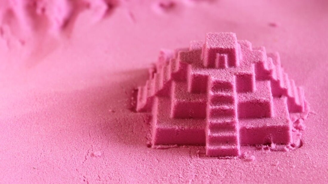  Der Diagnostikspezialist und Labordienstleister QIAGEN plant einen synthetischen Aktienrückkauf in Höhe von 300 Millionen US-Dollar, um es an seine Aktionäre auszuschütten. Dieser Plan wurde von der Hauptversammlung im Juni 2023 genehmigt. Gemäß einem Bericht von www.finanzen.net, plant QIAGEN, die Kapitalrückzahlung mit einer Aktienzusammenlegung zu kombinieren. Die Ausschüttungssumme soll 273 Millionen Euro nicht überschreiten. Das Unternehmen gab an, dass der synthetische Aktienrückkauf eine effizientere Art und Weise sei, Barmittel an die Anteilseigner zurückzuzahlen als ein traditionelles Rückkaufprogramm am freien Markt. Dieser Plan besteht aus drei Schritten. Analyse der Auswirkungen Laut Finanzchef Roland Sackers basiert ein synthetischer Aktienrückkauf auf einer bekannten &hellip;