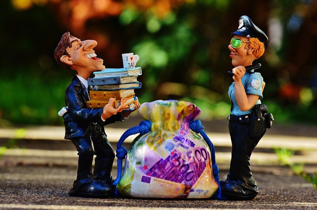 Gemäß einem Bericht von www.nr-kurier.de, Das Finanzamt weist auf Regelungen hin, die sich in der Steuererklärung für 2023 steuermindernd auswirken. Dazu gehören Freibeträge, Sparer- und Arbeitnehmer-Pauschbetrag sowie die Homeoffice-Regelung. Die Regelungen für die Steuererklärung 2023 haben zahlreiche steuermindernde Auswirkungen. Zum einen wurde der Grundfreibetrag für 2023 auf 10.908 Euro erhöht und wird ab 2024 auf 11.604 Euro ansteigen. Darüber hinaus wurden auch der Sparer-Pauschbetrag und der Arbeitnehmer-Pauschbetrag erhöht, was zu einer Reduzierung der steuerpflichtigen Einkünfte führen kann. Die Höchstbeträge für die Berücksichtigung von Unterhaltsleistungen und Kinderfreibeträgen wurden ebenfalls angehoben. Die Homeoffice-Regelung bietet Erwerbstätigen die Möglichkeit, Kosten steuerlich geltend zu machen, &hellip;