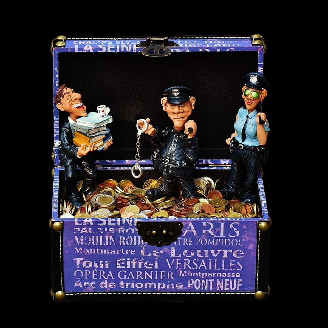 Gemäß einem Bericht von www.merkur.de, hat der Bundesfinanzhof in München entschieden, dass künftig keine Einkommensteuer mehr anfällt, wenn eine geerbte Immobilie verkauft wird. Dies gilt auch für Immobilien, die Teil einer Erbengemeinschaft sind. Ursprünglich erhob das Finanzamt Einkommensteuer aufgrund eines Verkaufs der Immobilien durch eine Person, die Teil einer Erbengemeinschaft war. Das Gericht entschied jedoch, dass dies zu Unrecht war, da das veräußerte Vermögen zuvor nicht angeschafft worden sei. Das Urteil des Bundesfinanzhofs wird möglicherweise Auswirkungen auf den Immobilienmarkt haben. Durch die Wegfall der Einkommensteuer beim Verkauf geerbter Immobilien könnte sich die Attraktivität von geerbten Immobilien für Erben erhöhen. Dies …