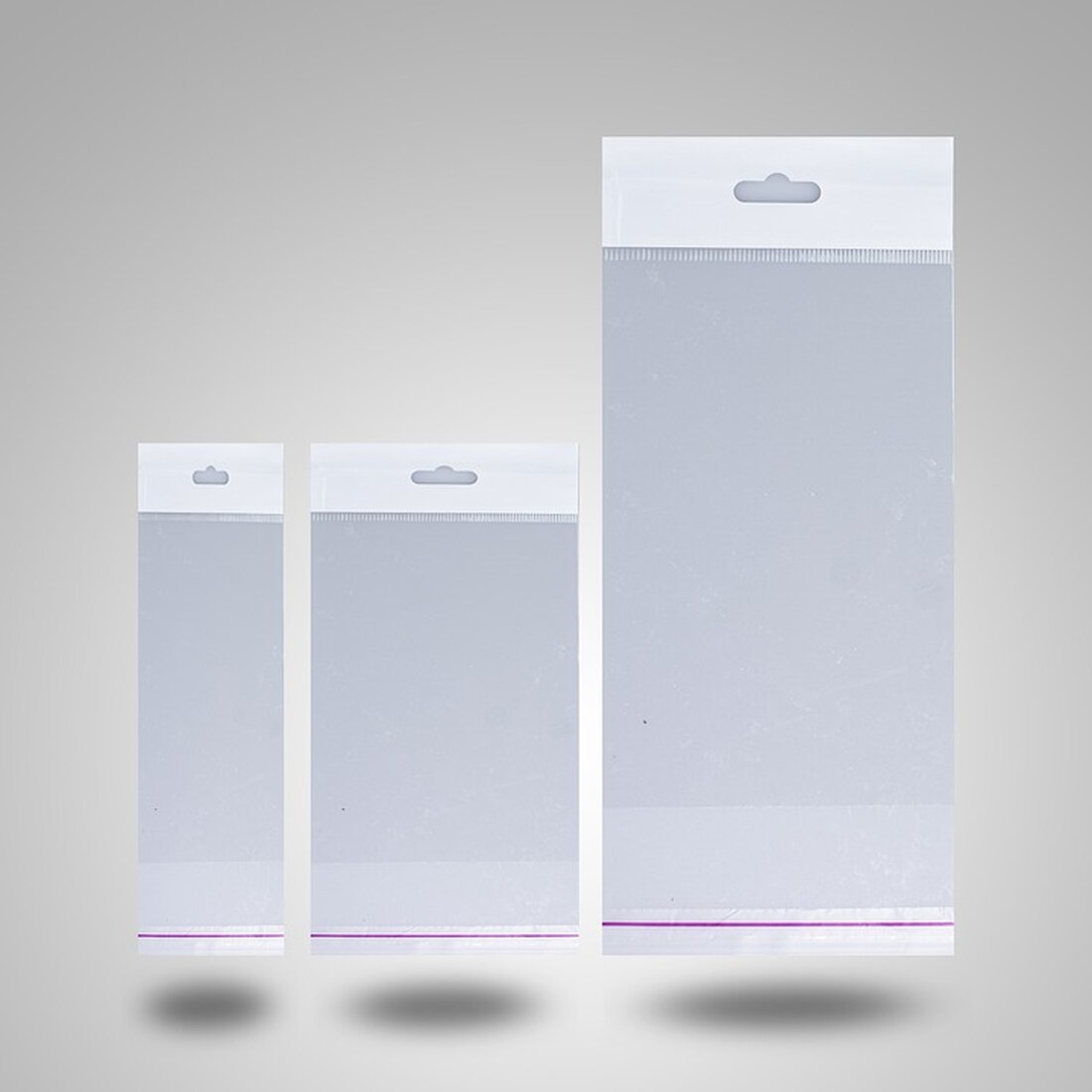 Gemäß einem Bericht von www.tlz.de, werden immer mehr Lebensmittel als klimaschonend beworben. Doch eine Untersuchung der Verbraucherzentralen zeigt, dass viele dieser Aussagen irreführend sind und falsche Werbeversprechen der Hersteller darstellen. Von 87 getesteten Produkten, wurden 53 als „klimaneutral“ beworben, und einige als „klima- oder CO2-positiv“. Dies kann bei Verbrauchern zu falschen Vorstellungen führen. Oftmals sind die Versprechen auf der Verpackung schwer überprüfbar, und es fehlen klare Erklärungen zur Einordnung von Klima- und CO2-Aussagen. Zusätzlich verweisen Unternehmen häufig auf weiterführende Informationen im Internet, was die Überprüfung für Verbraucher erschwert. Hinter Angaben, die sich nicht belegen lassen, stecken häufig Ausgleichszahlungen in Kompensationsprojekte, …