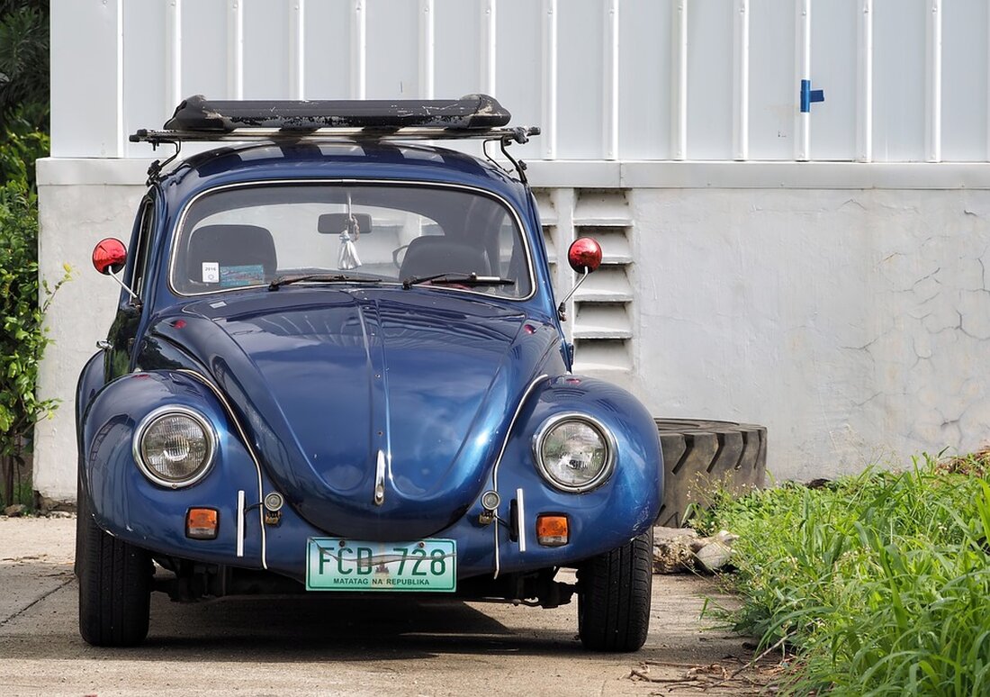 Gemäß einem Bericht von www.tagesschau.de, verdichten sich die Hinweise auf eine mögliche Rezession in Deutschland. Im vierten Quartal 2023 ist die deutsche Wirtschaft um 0,3 Prozent geschrumpft. Sollte das Bruttoinlandsprodukt auch im laufenden Quartal erneut sinken, würde Deutschland formal in eine Rezession eintreten. Wenn das Bruttoinlandsprodukt von Januar bis März wie von Prognosen erwartet um 0,2 Prozent zurückgeht, wäre dies der Fall. Die Belastungsfaktoren, die zu diesem wirtschaftlichen Abschwung beigetragen haben, sind vielfältig. Rückläufige Auftragseingänge in verschiedenen Wirtschaftsbereichen, eine Stornierungswelle im Wohnungsbau sowie eine restriktive Geldpolitik und eine Vielzahl von Sonderfaktoren wie hoher Krankenstand, Streiks und ungewöhnlich kaltes Wetter belasten …