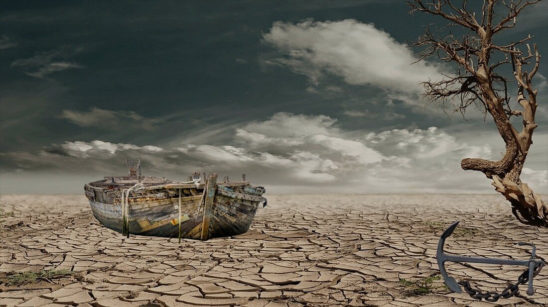 Gemäß einem Bericht von www.ideas-magazin.de, zeigen die Aktienmärkte regelmäßig im vierten Quartal eines Jahres eine starke saisonale Dynamik. Für das Jahr 2023 wird allerdings erwartet, dass das aktuell restriktive monetäre Umfeld mit hohen Geldmarktrenditen die Aktienmärkte beeinträchtigen wird. Trotzdem sind zunächst keine starken Kursrücksetzer wahrscheinlich, solange die Unternehmensgewinne sich weiterhin robust entwickeln. Die Experten stufen das Konjunkturumfeld für den europäischen Aktienmarkt derzeit als »negativ« ein. Dies liegt vor allem an der weiterhin schwachen monetären Entwicklung. Die M1-Geldmenge im Euroraum hat sich in den letzten drei Monaten weiter abgeschwächt, und auch das Signal einer inversen Zinsstruktur besteht weiterhin. Die Rendite für &hellip;